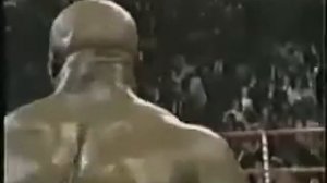 Майк Тайсон откусил часть уха