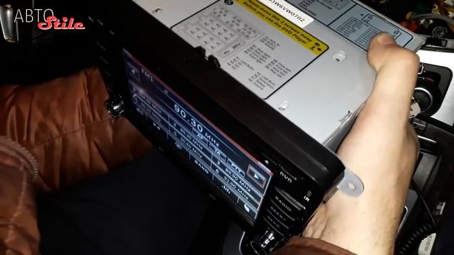 установка магнитолы VW Passat B6, обзор головы CRS 710 смотреть онлайн