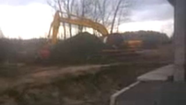 JCB JS 220 LC.3gp смотреть онлайн