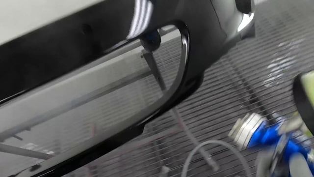 Aston Martin DBS Spray Painting смотреть онлайн