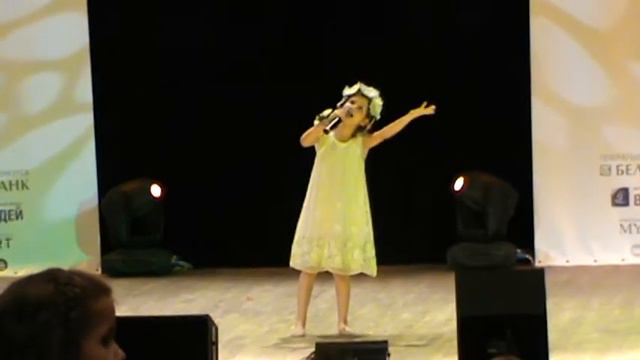 "Хутчэй бы нарадзіцца".София Шкулепа( 6 лет) смотреть онлайн