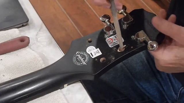 Epiphone LP SL Repair/Upgrade (2/2) смотреть онлайн