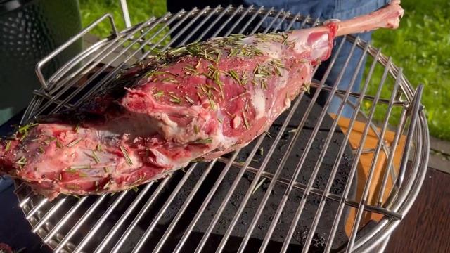 Баранья нога на гриле Big Green Egg смотреть онлайн