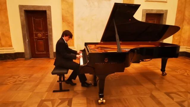 Fryderyk Chopin - Etiuda C-dur op. 10 nr 1 - Marian Michalski смотреть онлайн