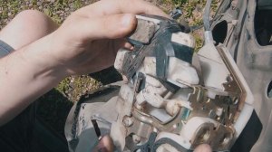 Замена актуаторов задней двери Subaru Outback (Гаражные посиделки)