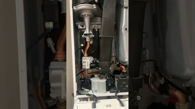 How to clean the injectors as part of a service of an Ideal logic boiler part 2 смотреть онлайн