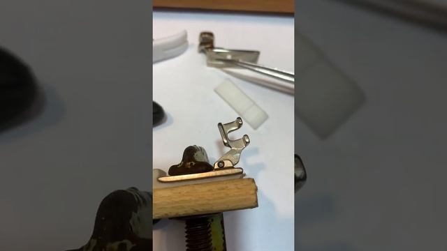 Как сделать Лапку для шитья кожи на швейную машинку своими руками