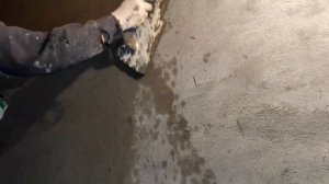 ۩⬛Штукатурка стен по маякам | Как приготовить цементную смесь для штукатурки |Штукатурка ЦПР۩