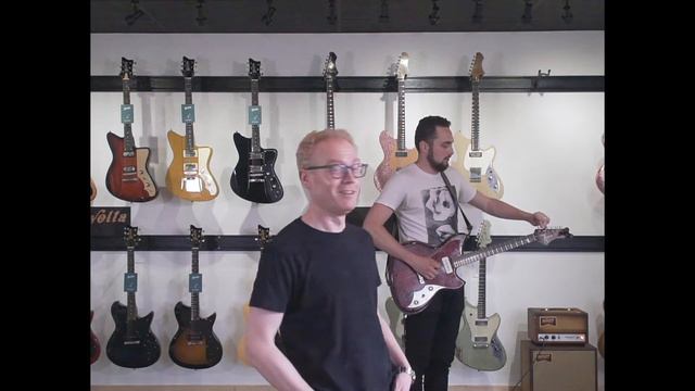 Novo Guitars Nashville Showroom! смотреть онлайн