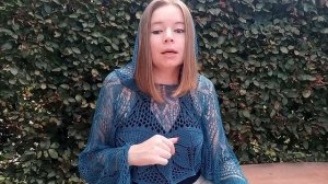 Летняя ажурная накидка болеро пончо с капюшоном спицами.