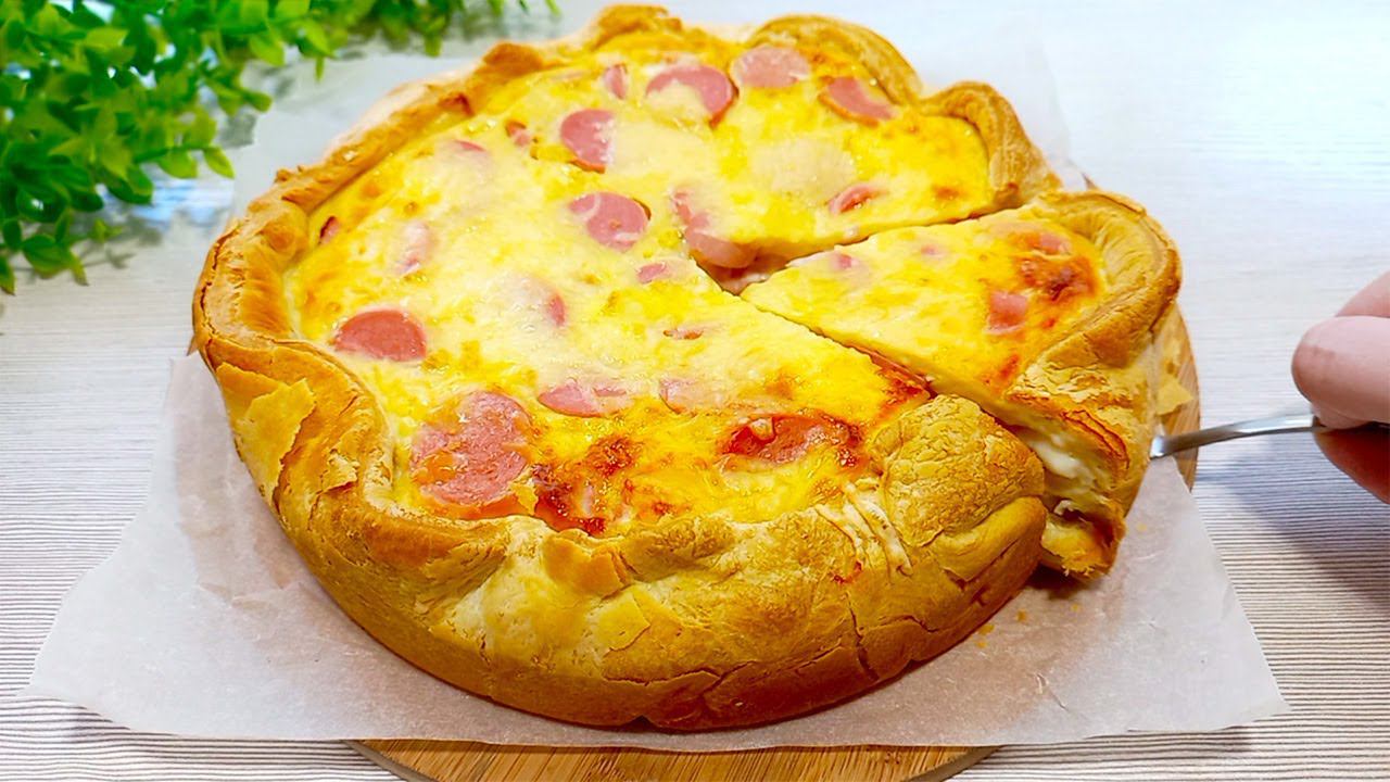 ПИРОГ С СОСИСКАМИ И СЫРОМ! Идеально для ЗАВТРАКА! Вкуснее пиццы в 100 раз! смотреть онлайн