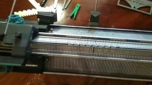 Украинка - 2 вязальная машина. Резинка 2 через 2.