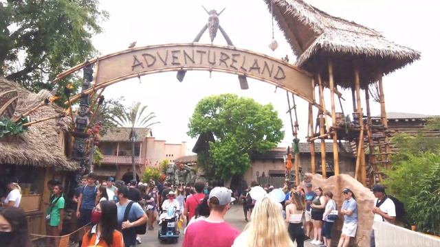 Disneyland | Your Need To Know Guide For 2021 смотреть онлайн