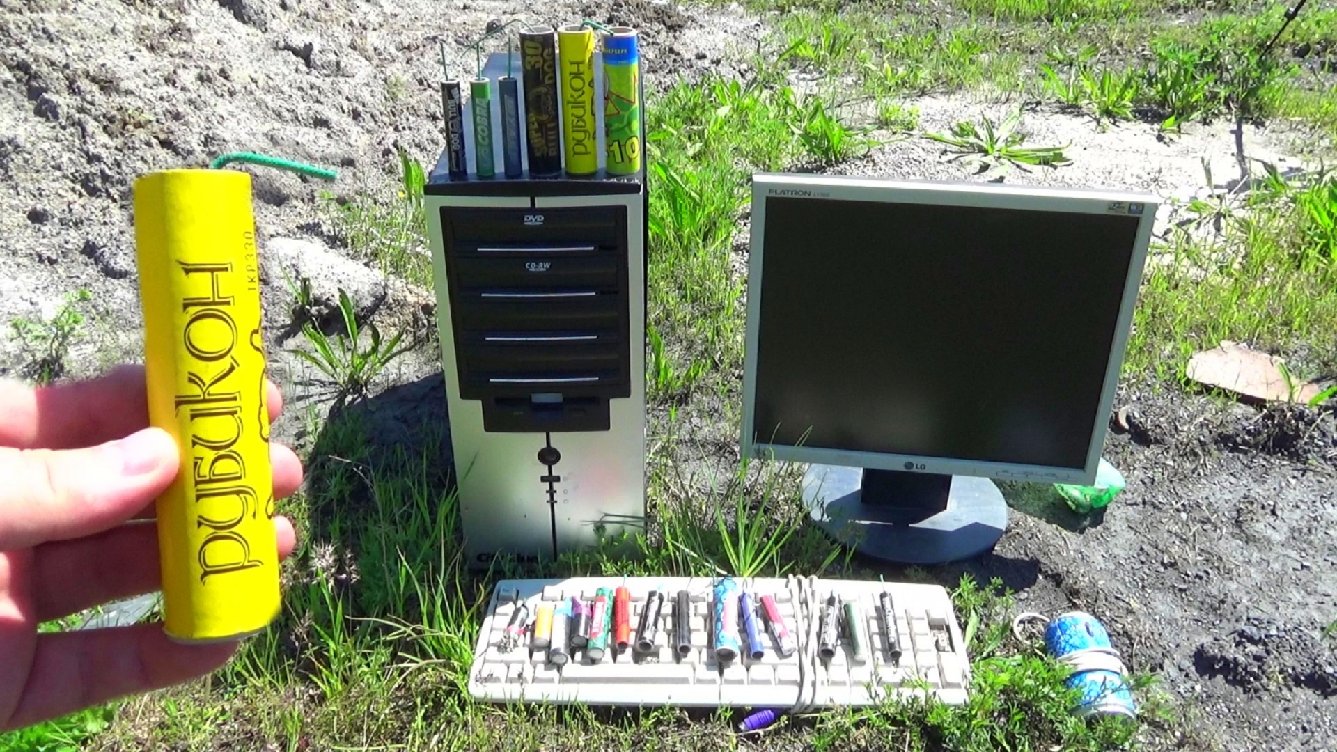 КОМПЬЮТЕР+МОЩНАЯ ПЕТАРДА,топ 20 петард против компьютера,взрываем петарды,МОЩНАЯ ПЕТАРДА+КОМПЬЮТЕР смотреть онлайн