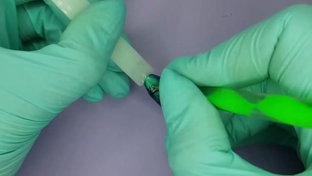 Зеркальная втирка на гель лак. Как наносить. Дизайн ногтей с втиркой смотреть онлайн