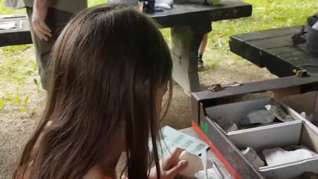 Поделки из мыльного камня (стеатита, талькохлорита) в семейном лагере KidTrip смотреть онлайн