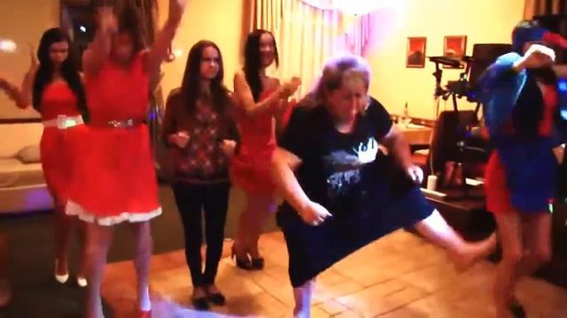 ТАНЦЫ, ВЗОРВАВШИЕ ИНТЕРНЕТ смотреть онлайн