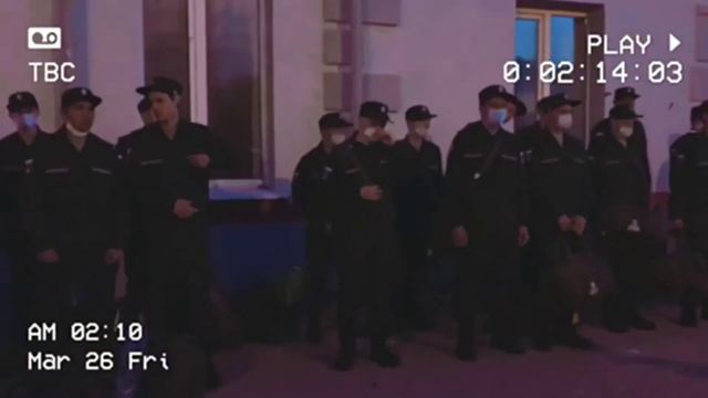 Девушка с друзьями провожает парня на службу в Армию смотреть онлайн