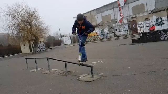 Slide на самокате. смотреть онлайн