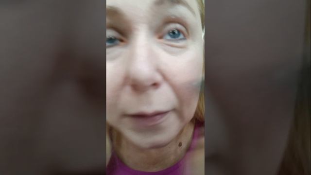 Утренний макияж с малиновый помадой