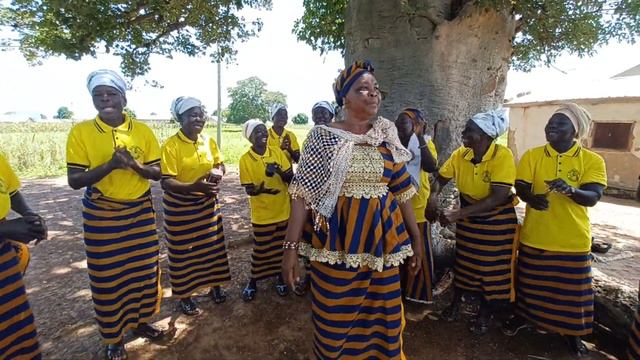 Fantastic Frafra women songs from Hajia Zenabu and the Bongo Feo women. смотреть онлайн