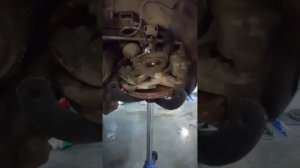 ?Как легко и быстро поменять нижние  шаровые опоры на Mitsubishi Patero 4???