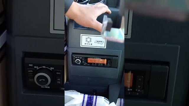 HYUNDAI 225L VS