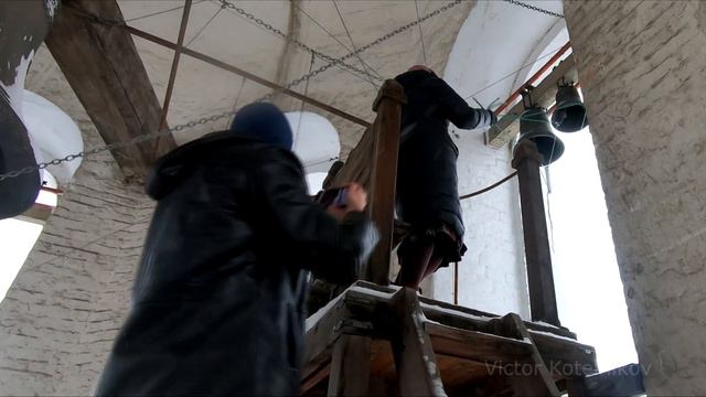 Колокольные звоны в Андреевском монастыре, звонарь Анна Слепцова