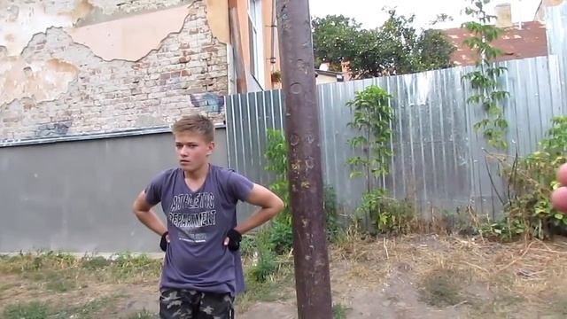 ОБЫЧНЫЕ ШКОЛЬНИКИ ОТ 10 ДО 14 ЛЕТ УЧАТСЯ ТРЮКИ НА ТУРНИКАХ / САМЫЕ НАЧАЛЬНЫЕ ЭЛЕМЕНТЫ НА ТУРНИКЕ ★ смотреть онлайн