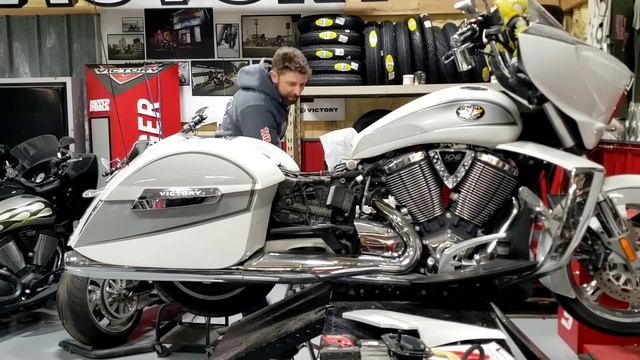 How to Maintain your Cross Country (or other 08 and new Victory) tune up, service, look over смотреть онлайн