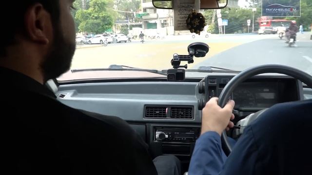 "Mehran Choice Nahi Majboori Ka Naam Hai" | Eid Special | PakWheels смотреть онлайн
