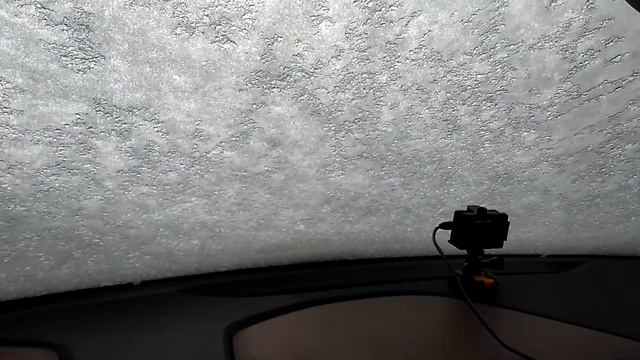 LADA Xray зимой. Мороз -25, заводим. Сколько минут отогревается лобовое стекло? смотреть онлайн