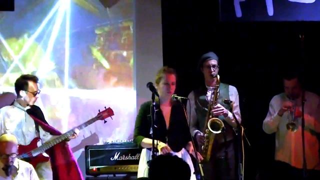 Голуби и Безумные Кашевары - Старый Хоим смотреть онлайн