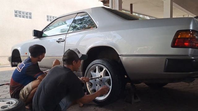 Mercy 300CE pasang Brabus mono3..mobil n velg kolektor item смотреть онлайн