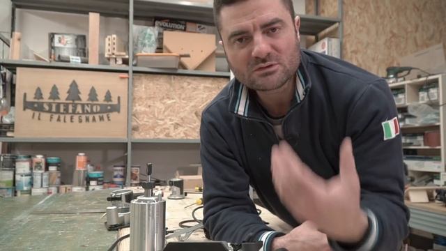 FRESATRICE E RIFILATORE - MAKITA RT0700CX3J - Attrezzatura da falegnameria смотреть онлайн