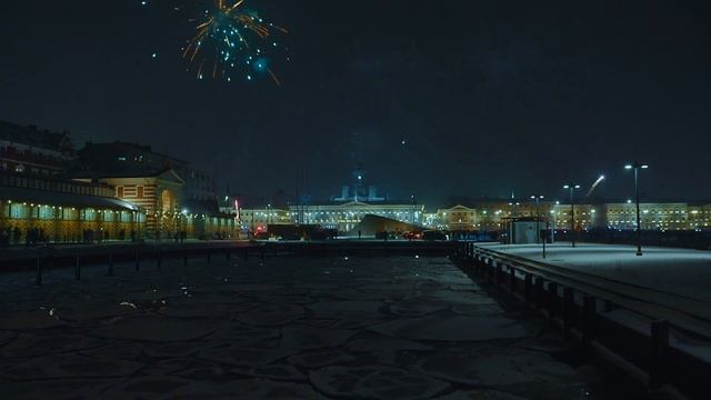 Салют в Хельсинки на Новый Год 2022. Фейерверк у Собора Святого Николая на набережной смотреть онлайн
