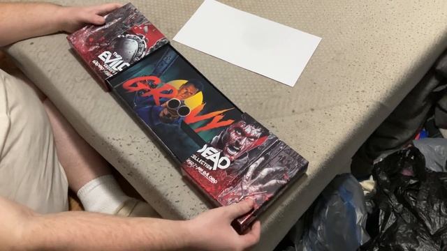 Evil Dead The Groovy Collection Unboxing смотреть онлайн