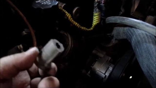 hummer h2 Замена свечей и воздушного фильтра. смотреть онлайн