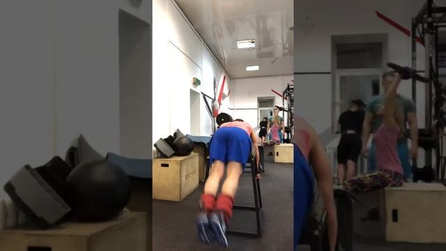 08.10.19 тренировка 33/2 обратные гиперэкстензии смотреть онлайн