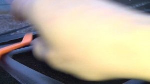 Монтаж уплотнителя между панелью и лобовым стеклом Лада Ларгус