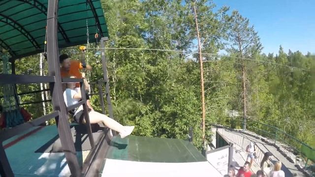 Зиплайн горный парк Рускеала в Карелии. 45 секунд полета над водоемом смотреть онлайн