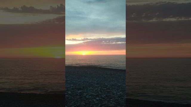 Закат на черном море, шум волн. Батуми 2020.04.18. смотреть онлайн