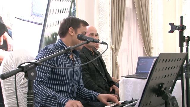 Поют Витя Фурсик и Ян Ферган 7