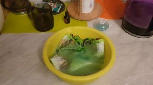 Как отстирать слайм с одежды