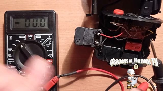 Налобный светодиодный фонарь Трофи. Ремонт. Какое напряжение приходит на аккумулятор при зарядке. смотреть онлайн