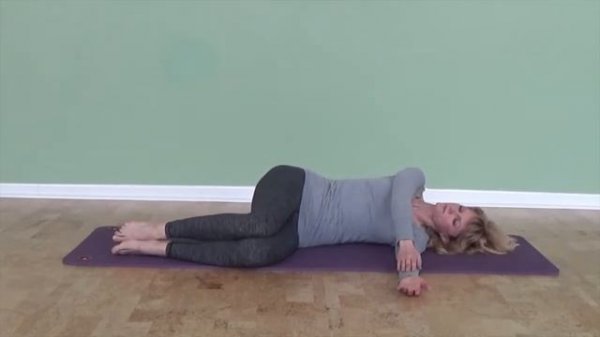 Book Opening⎮Easy Spine Rotation Pilates Exercise