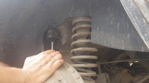 ШЕВРОЛЕ НИВА КАК ПОМЕНЯТЬ ЗАДНИЕ АМОРТИЗАТОРЫ ?