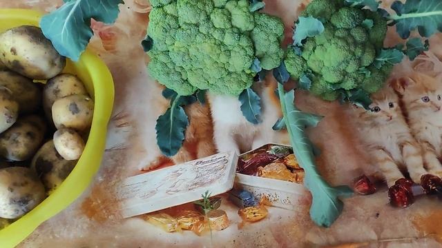 Заболели с мужем .Ранняя картошечка ,суп пюре брокколи.