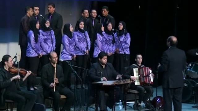 كوكتيل مكون من 3 اغانى لسيد درويش وهم (يابلح زغلول:زرونى كل سنة مرة:طلعت يا محلى نورها) смотреть онлайн