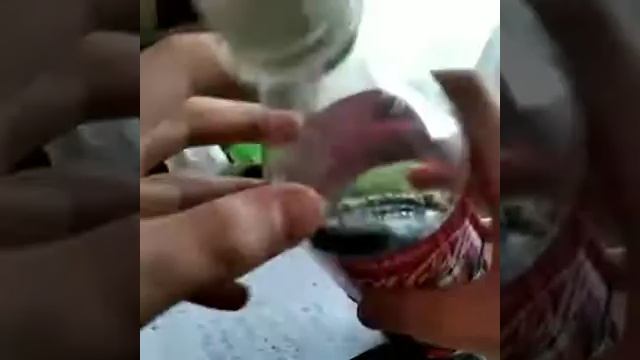 Как открыть крышку бутылки колы ??? смотреть онлайн
